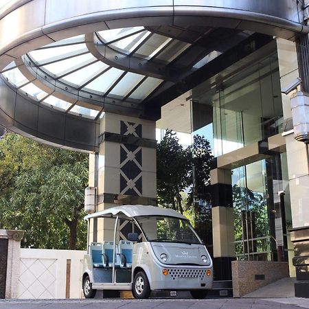 Отель Doubletree By Hilton Bangkok Ploenchit Экстерьер фото