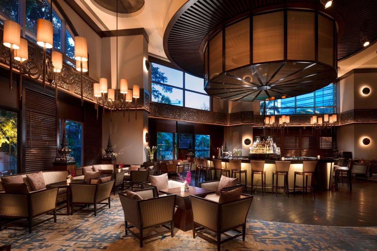 Отель Doubletree By Hilton Bangkok Ploenchit Экстерьер фото