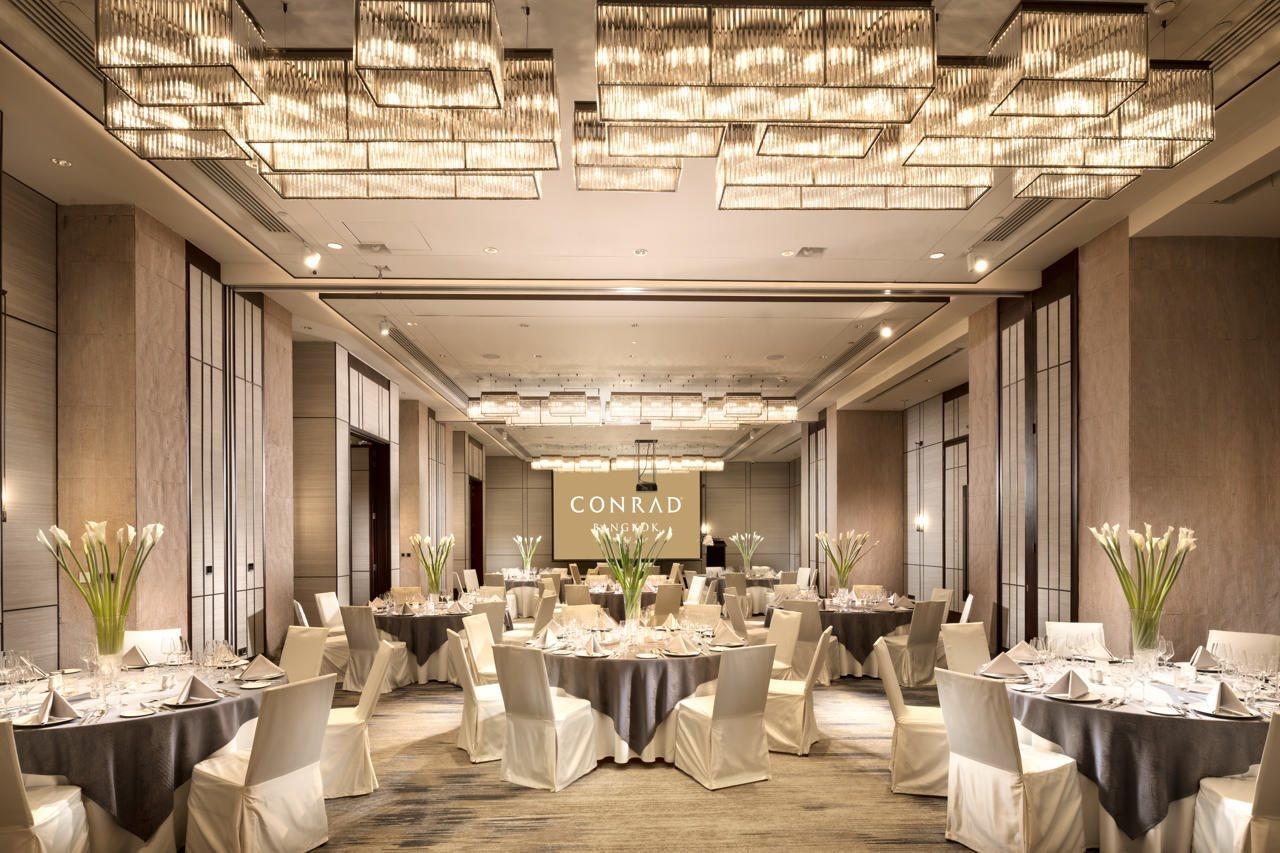 Отель Doubletree By Hilton Bangkok Ploenchit Экстерьер фото