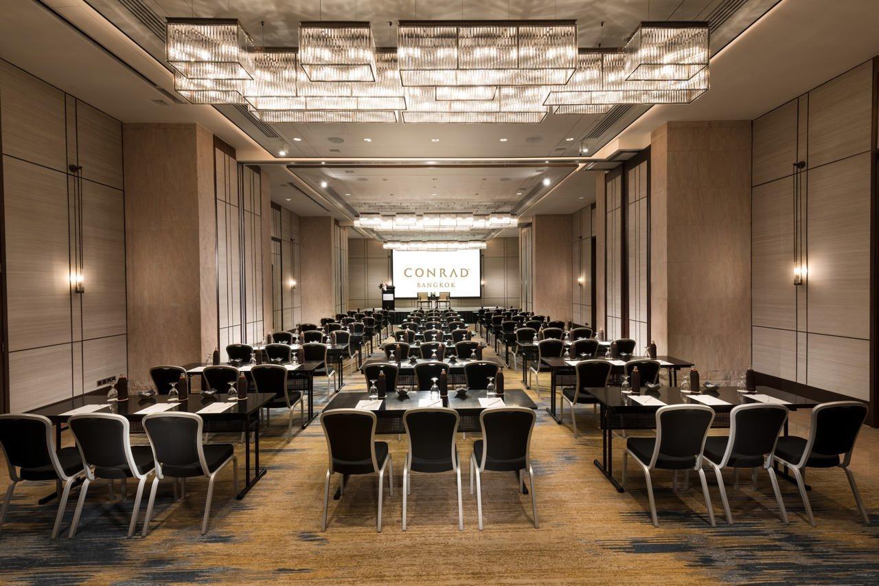 Отель Doubletree By Hilton Bangkok Ploenchit Экстерьер фото